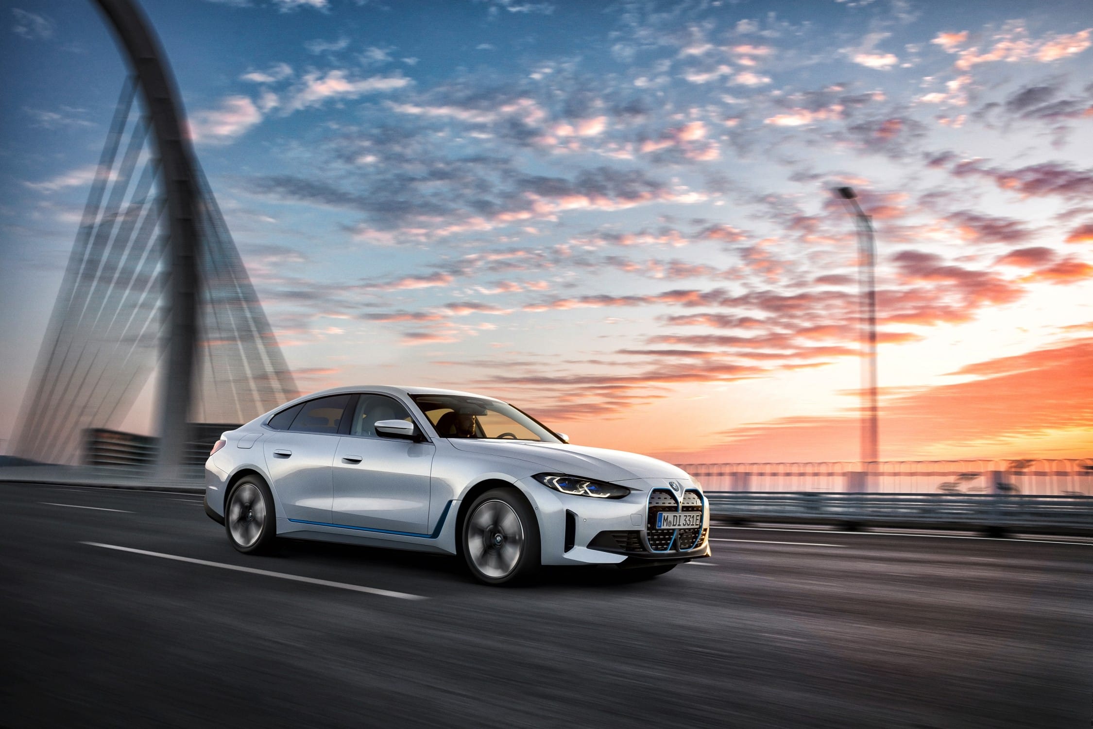 ellectric — Sheer driving pleasure with the all-electric BMW i4 M50